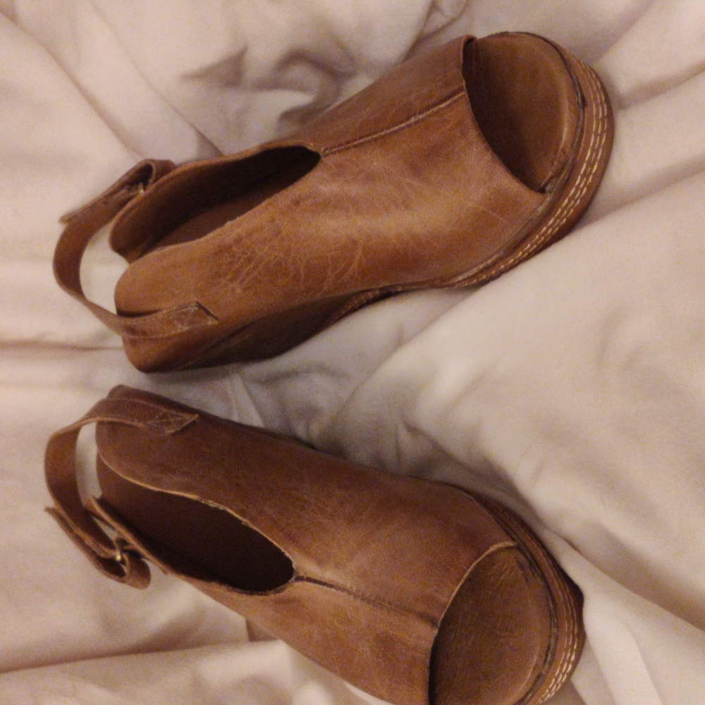 Antelope wedge shoes